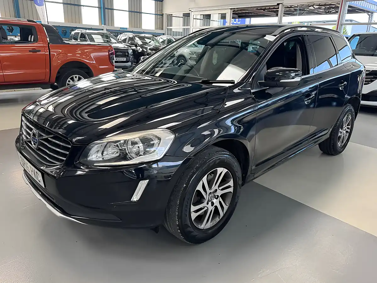 Used 2015 Volvo XC60 Se Black - Interior and Exterior details 3