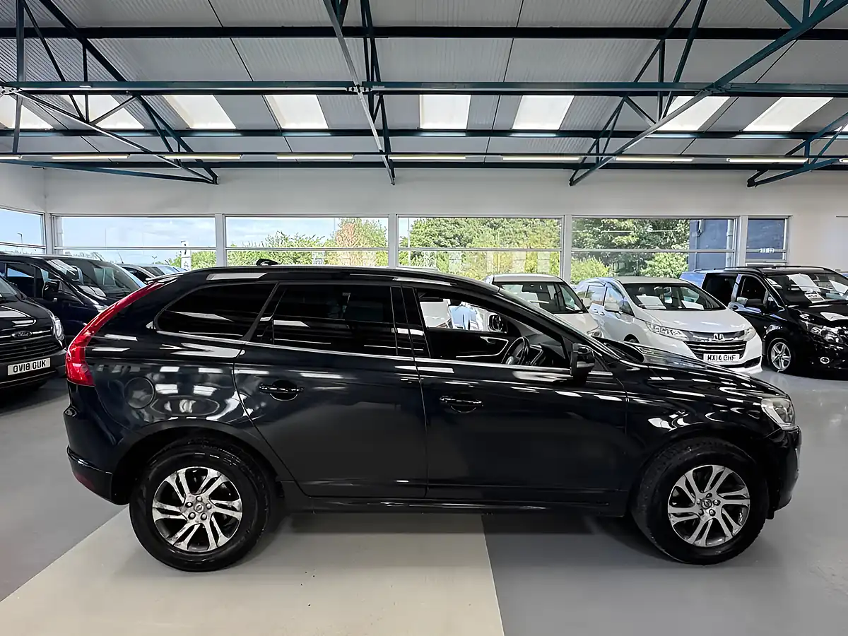 Used 2015 Volvo XC60 Se Black - Interior and Exterior details 7