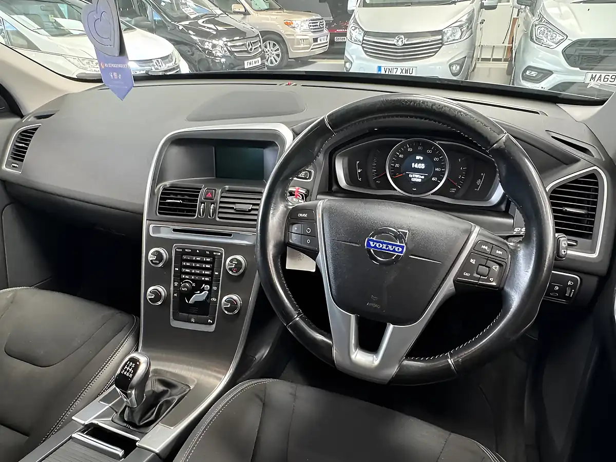 Used 2015 Volvo XC60 Se Black - Interior and Exterior details 9