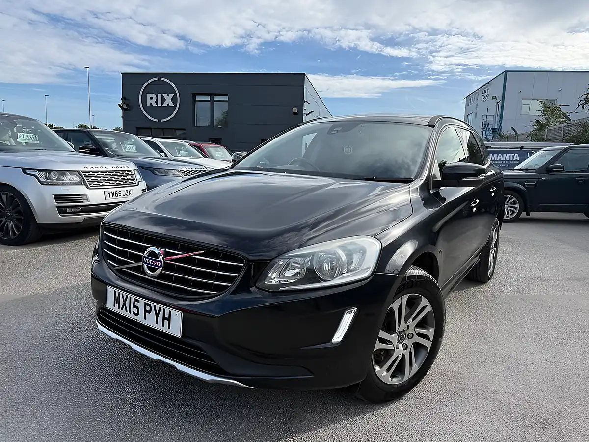 Used 2015 Volvo XC60 Se Black - Front View