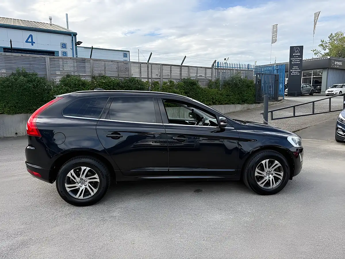 Used 2015 Volvo XC60 Se Black - Interior and Exterior details 10