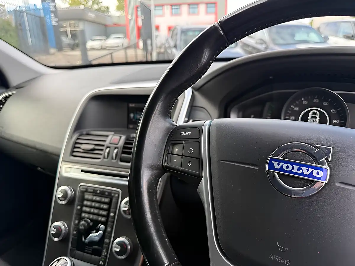 Used 2015 Volvo XC60 Se Black - Interior and Exterior details 12