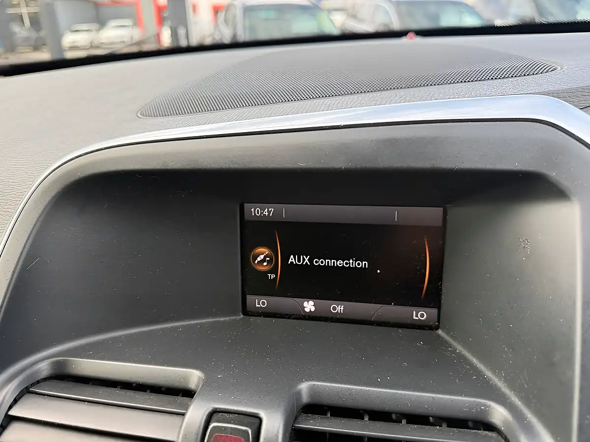 Used 2015 Volvo XC60 Se Black - Interior and Exterior details 14