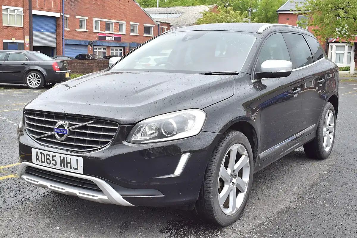Used 2015 Volvo XC60 Se Lux Nav Black - Interior and Exterior details 10