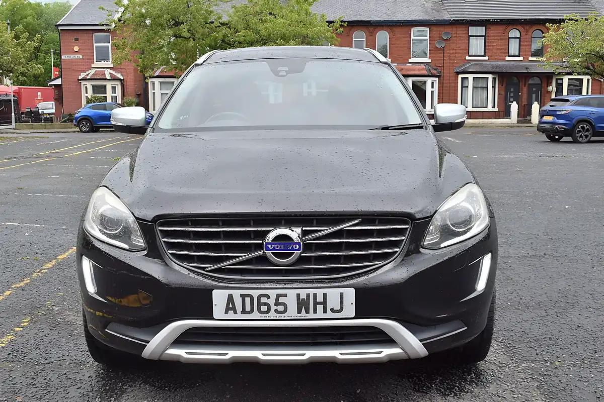 Used 2015 Volvo XC60 Se Lux Nav Black - Interior and Exterior details 14