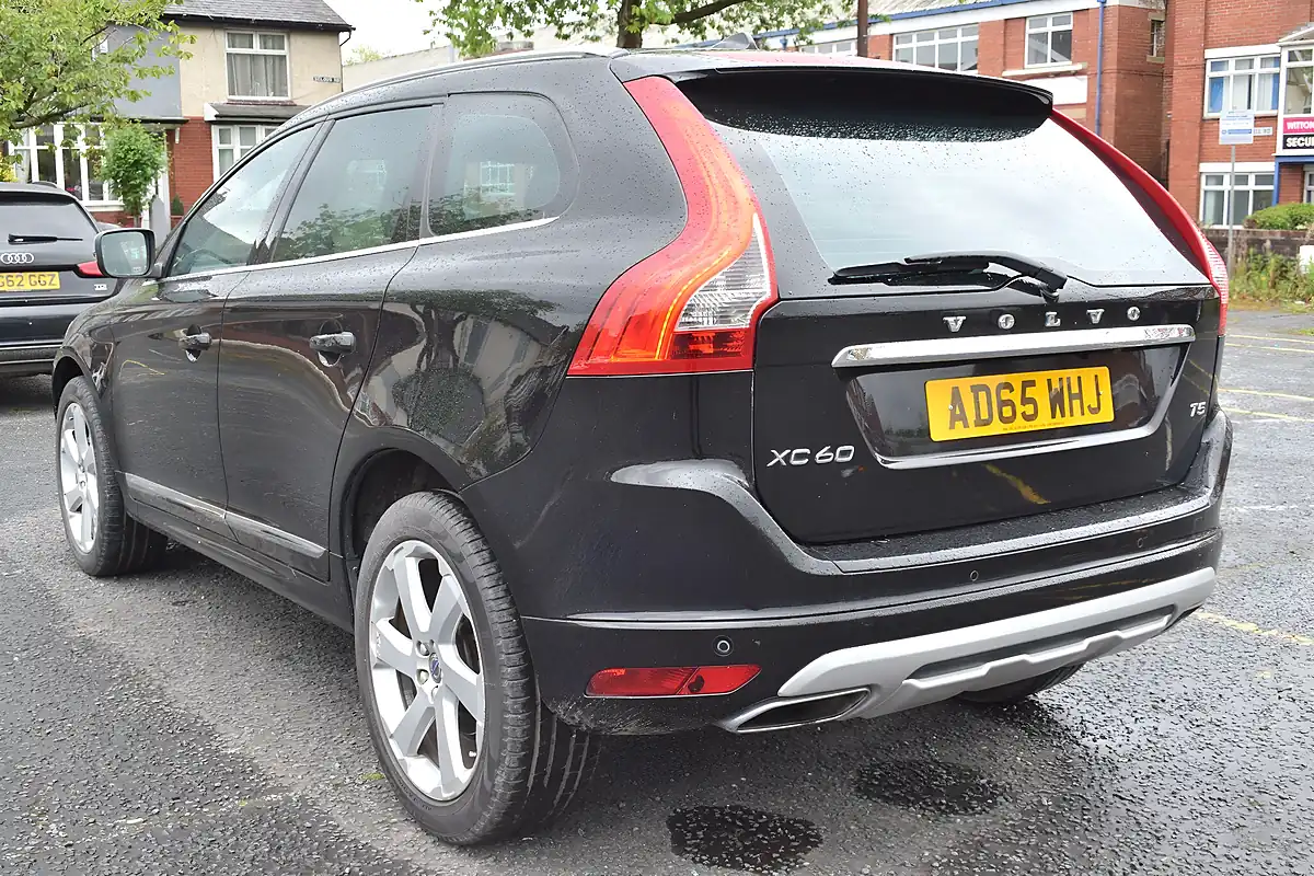 Used 2015 Volvo XC60 Se Lux Nav Black - Interior and Exterior details 18