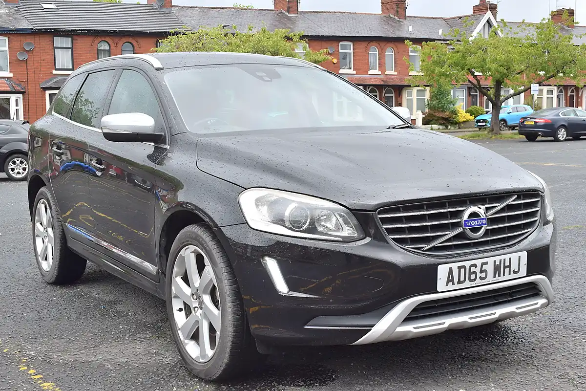 Used 2015 Volvo XC60 Se Lux Nav Black - Interior and Exterior details 2