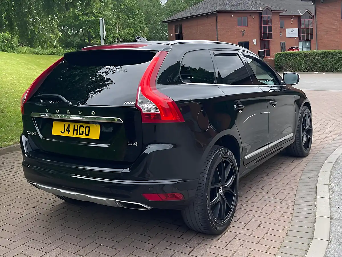 Used 2015 Volvo XC60 Se Lux Nav Black - Interior and Exterior details 16
