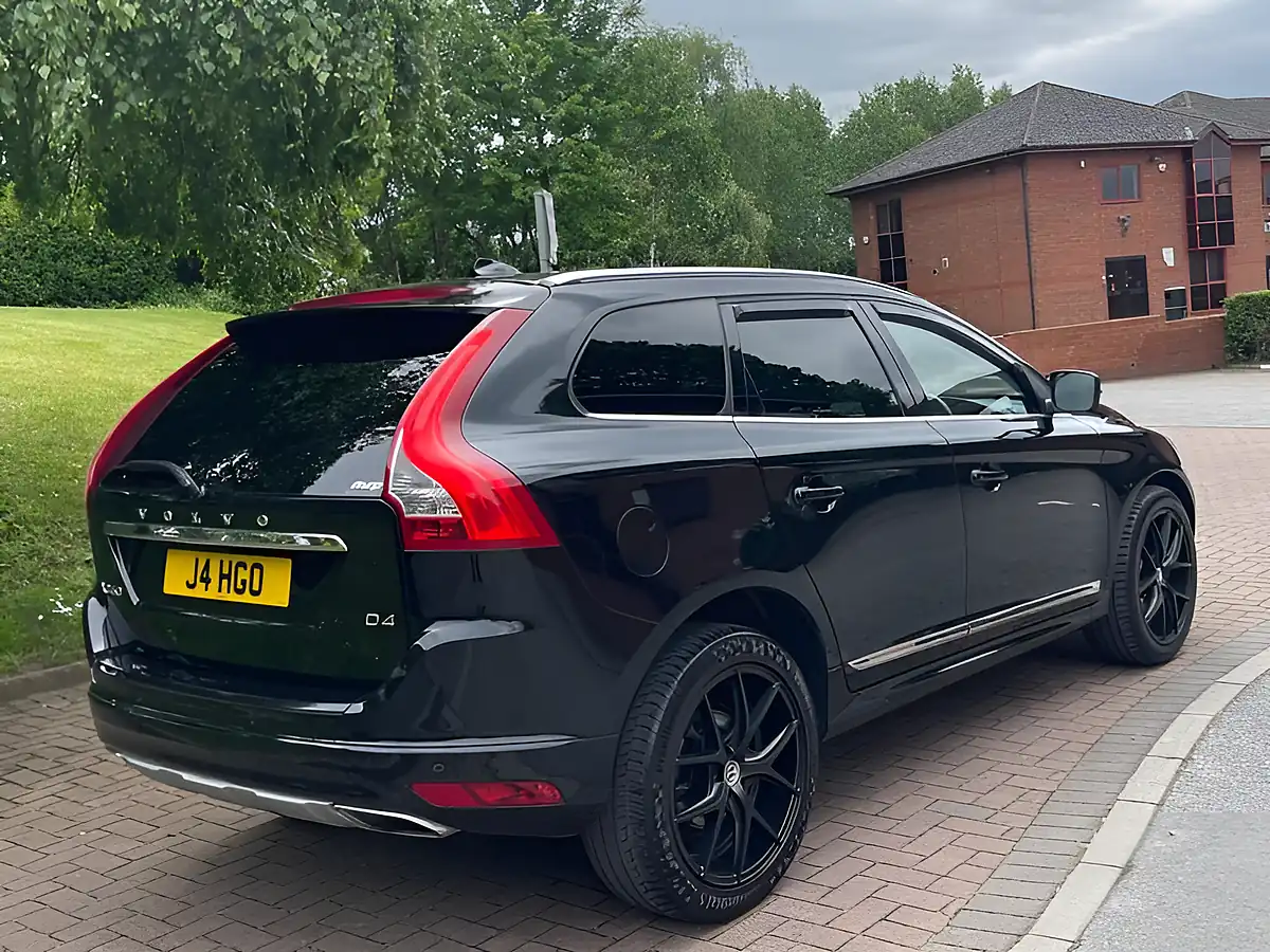 Used 2015 Volvo XC60 Se Lux Nav Black - Interior and Exterior details 17