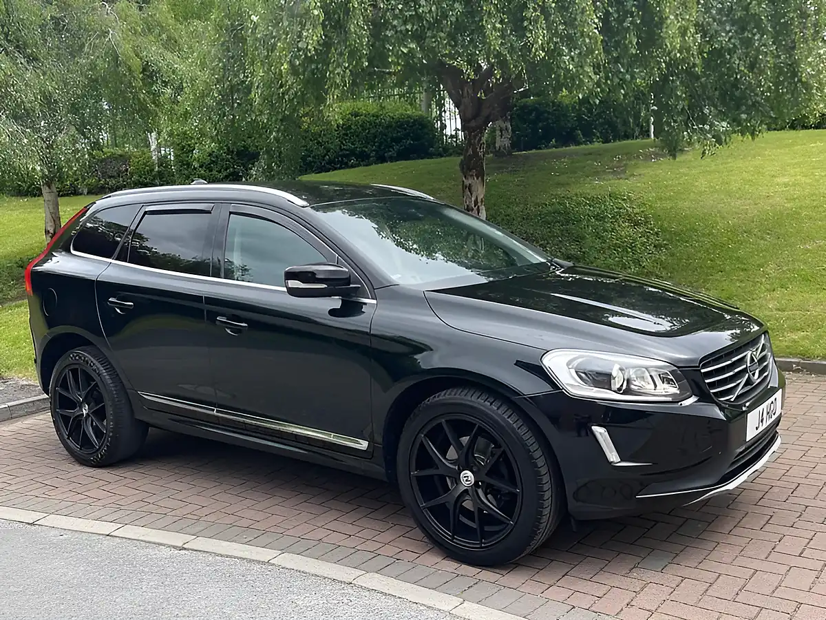 Used 2015 Volvo XC60 Se Lux Nav Black - Interior and Exterior details 20