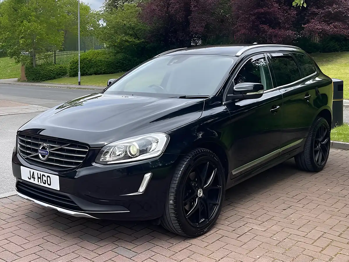 Used 2015 Volvo XC60 Se Lux Nav Black - Interior and Exterior details 3