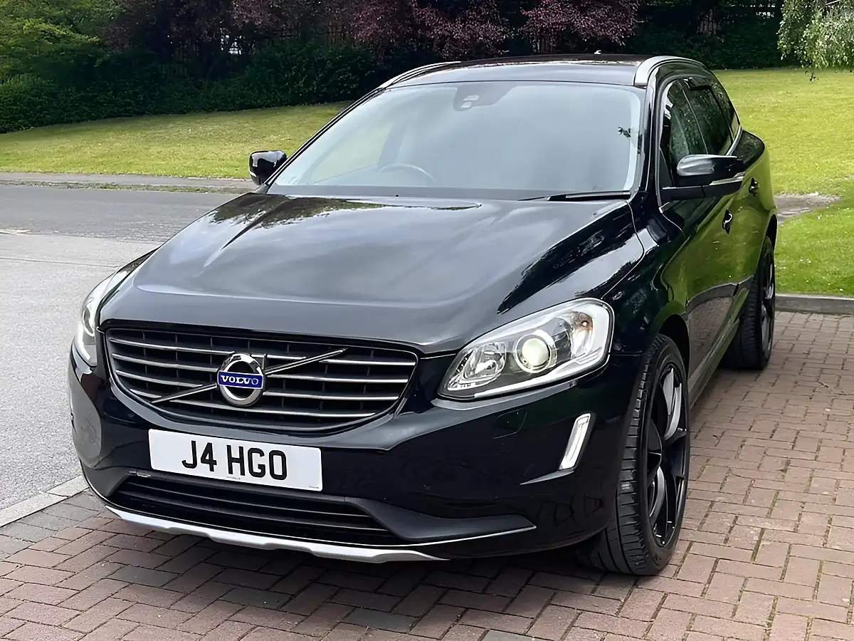 Used 2015 Volvo XC60 Se Lux Nav Black - Interior and Exterior details 4