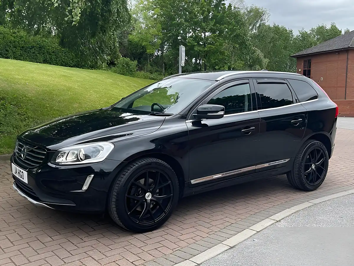 Used 2015 Volvo XC60 Se Lux Nav Black - Interior and Exterior details 6