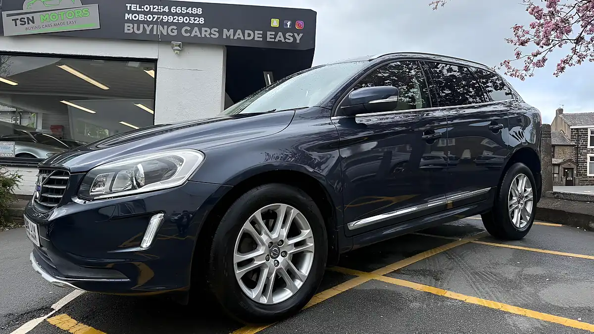 Used 2015 Volvo XC60 Se Lux Nav Blue - Interior and Exterior details 10