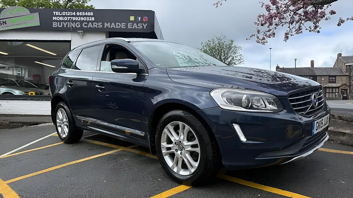 Used 2015 Volvo XC60 Se Lux Nav Blue - Interior and Exterior details 8