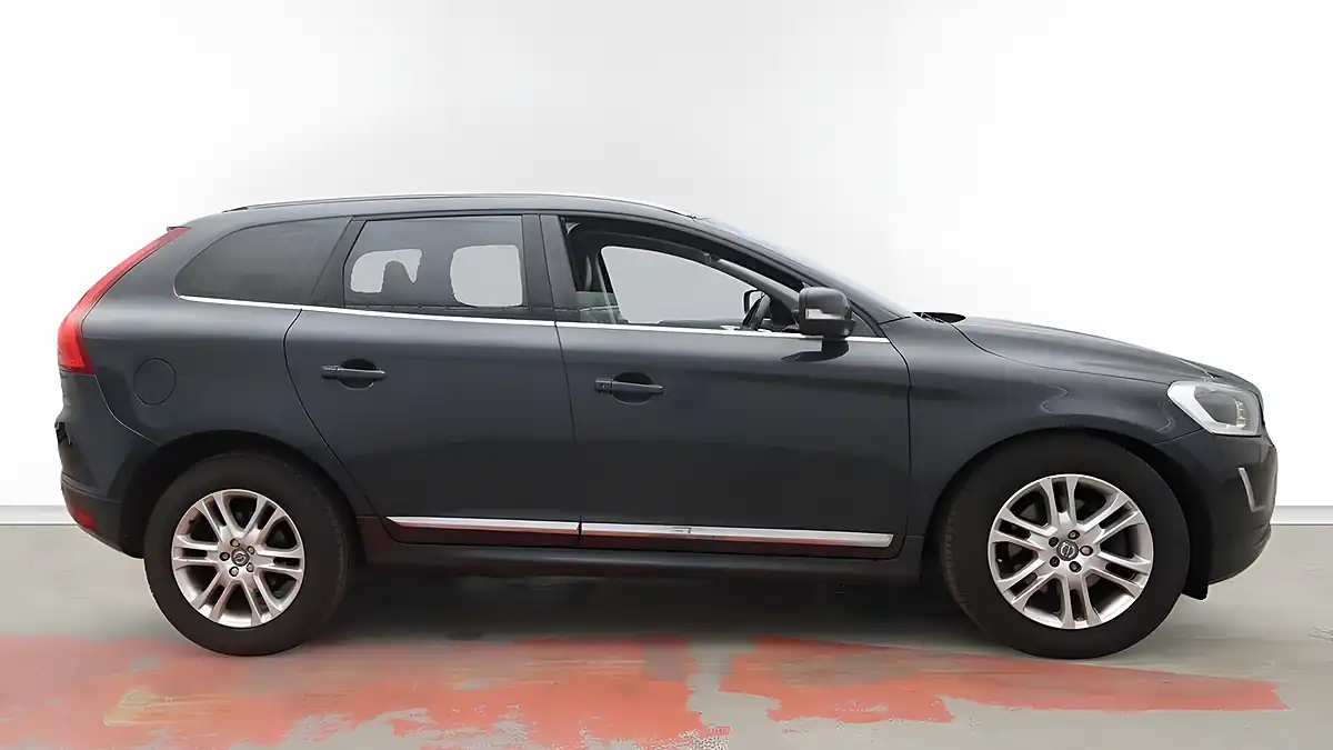 Used 2015 Volvo XC60 Se Lux Nav Grey - Interior and Exterior details 5