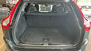 Used 2015 Volvo XC60 Se Lux Nav Grey - Interior and Exterior details 9