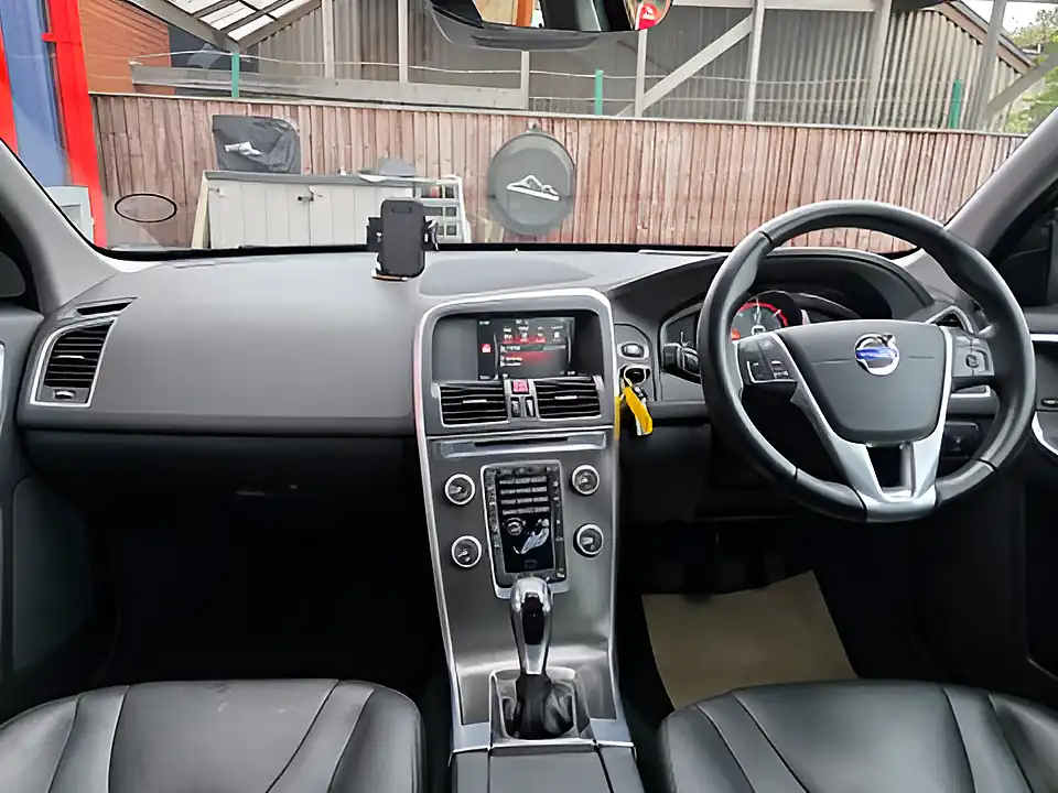 Used 2015 Volvo XC60 Se Lux Nav Red - Interior and Exterior details 11