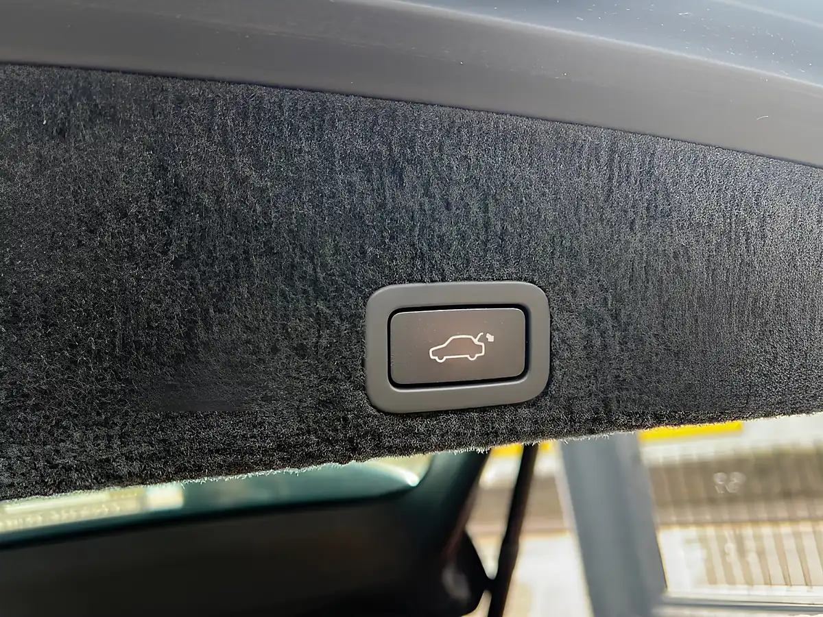 Used 2015 Volvo XC60 Se Lux Nav Savile Grey - Interior and Exterior details 13