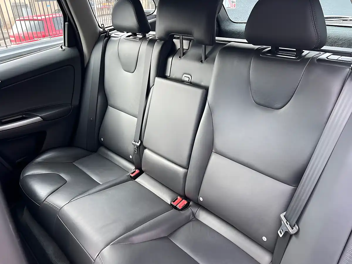 Used 2015 Volvo XC60 Se Lux Nav Savile Grey - Interior and Exterior details 15