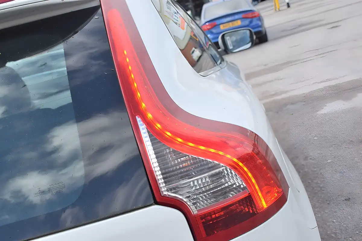 Used 2015 Volvo XC60 Se Lux Nav White - Interior and Exterior details 13