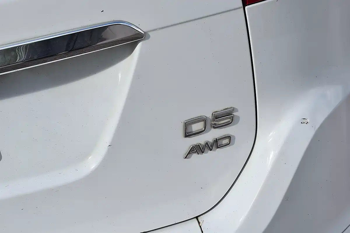 Used 2015 Volvo XC60 Se Lux Nav White - Interior and Exterior details 15