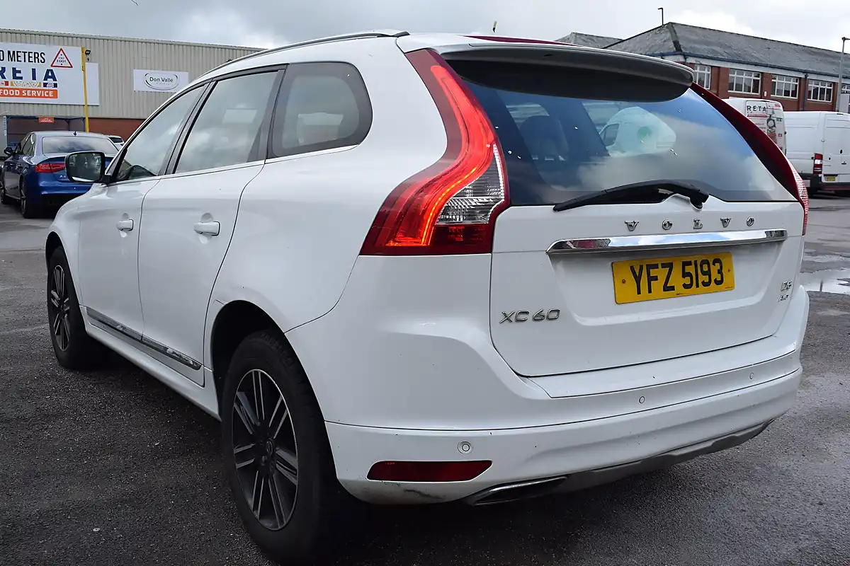 Used 2015 Volvo XC60 Se Lux Nav White - Interior and Exterior details 18