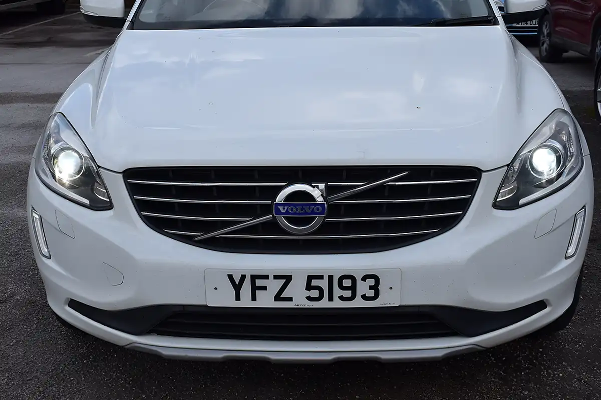 Used 2015 Volvo XC60 Se Lux Nav White - Interior and Exterior details 19