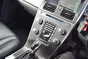 Used 2015 Volvo XC60 Se Lux Nav White - Interior and Exterior details 4
