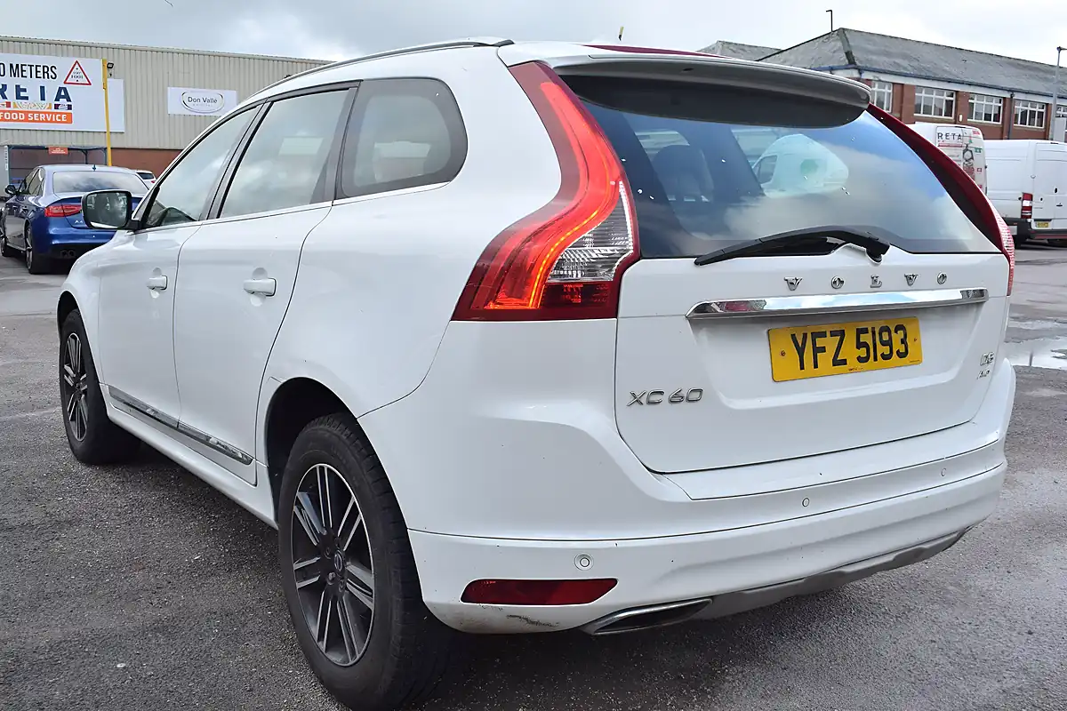 Used 2015 Volvo XC60 Se Lux Nav White - Interior and Exterior details 6