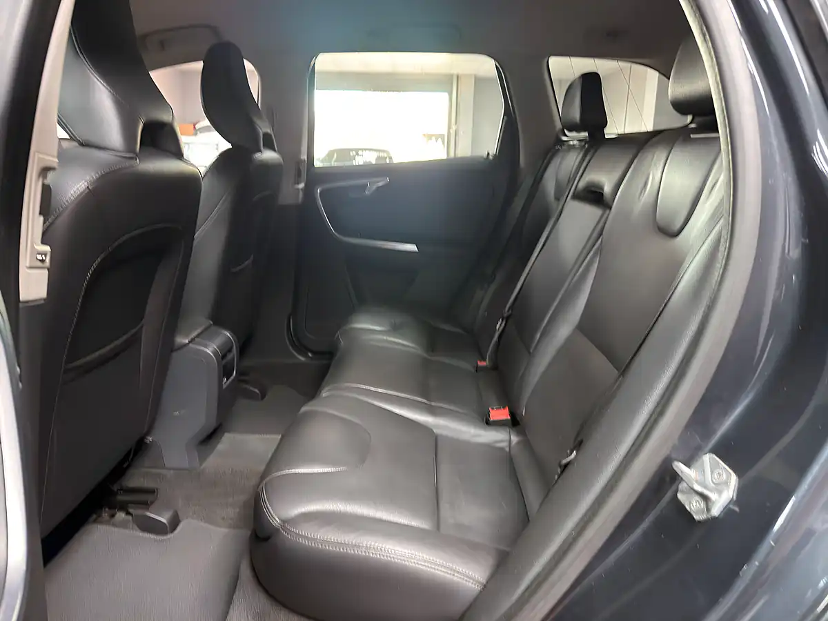 Used 2015 Volvo XC60 Se Lux Savile Grey - Interior and Exterior details 13