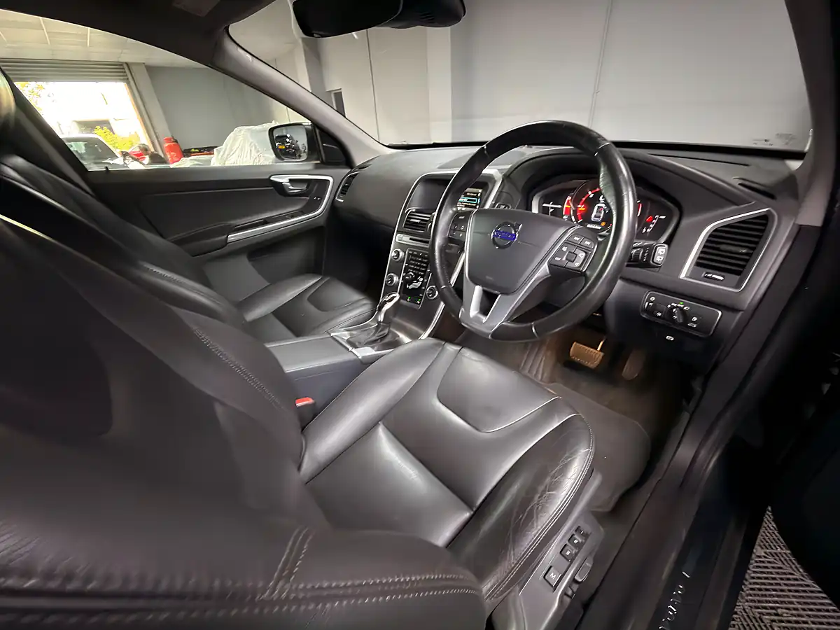 Used 2015 Volvo XC60 Se Lux Savile Grey - Interior and Exterior details 19