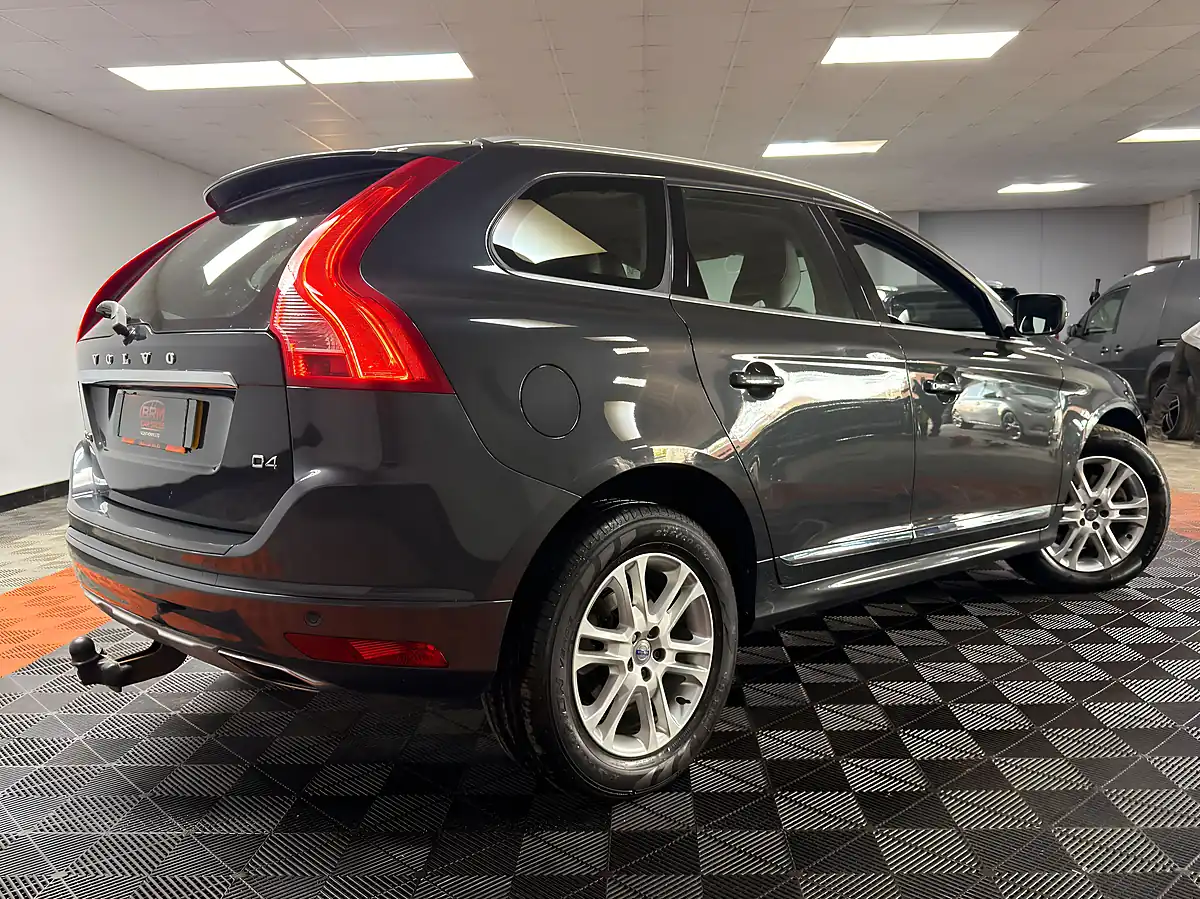 Used 2015 Volvo XC60 Se Lux Savile Grey - Interior and Exterior details 8