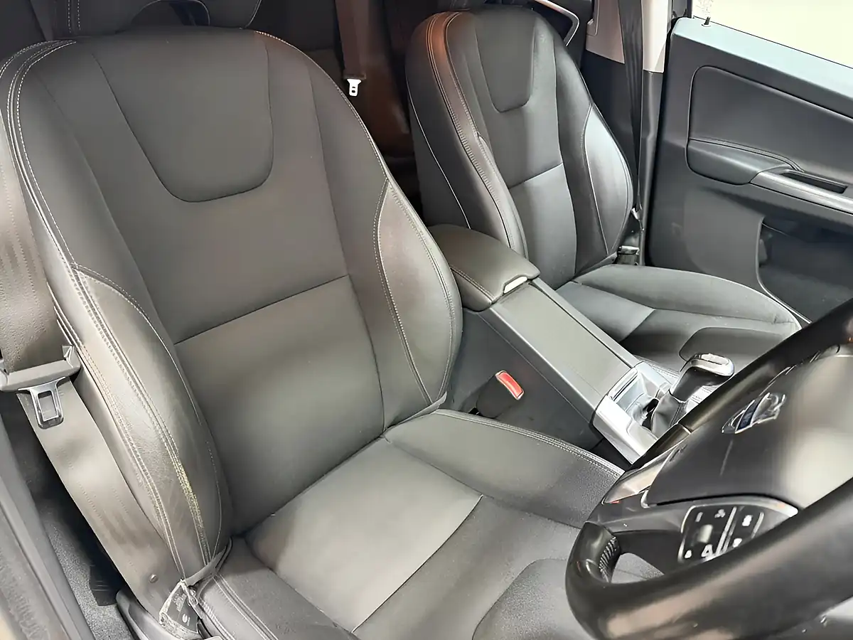 Used 2015 Volvo XC60 Se Nav Black - Interior and Exterior details 13