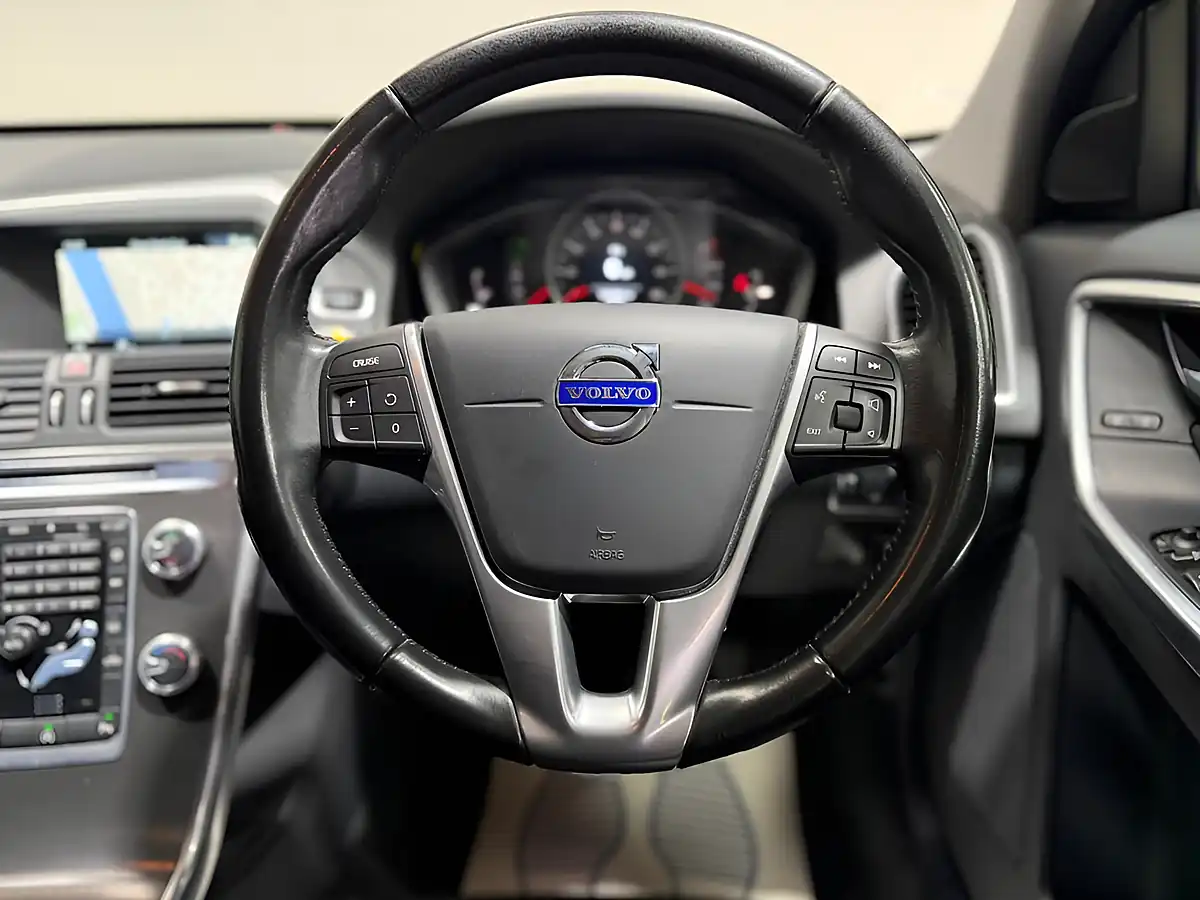 Used 2015 Volvo XC60 Se Nav Black - Interior and Exterior details 16