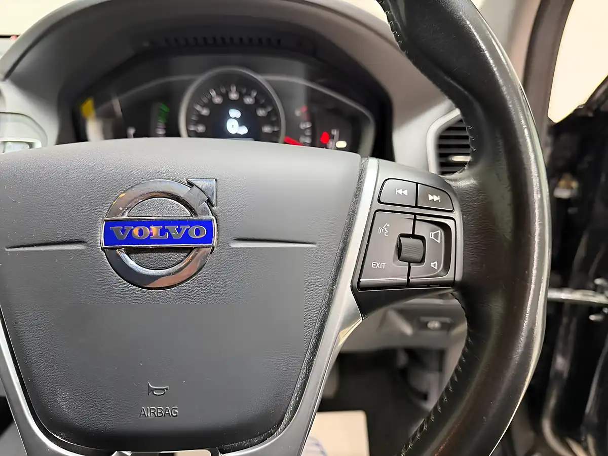 Used 2015 Volvo XC60 Se Nav Black - Interior and Exterior details 17