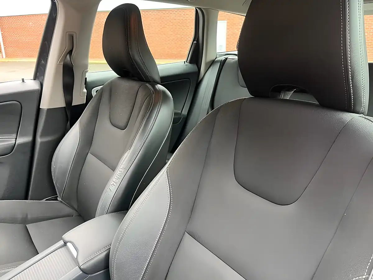 Used 2015 Volvo XC60 Se Nav Grey - Interior and Exterior details 11