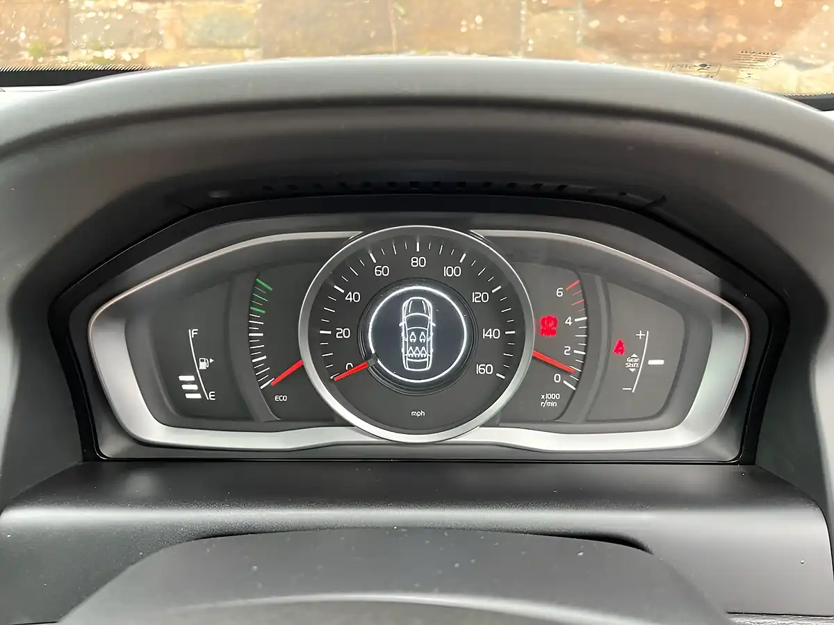 Used 2015 Volvo XC60 Se Nav Grey - Interior and Exterior details 14
