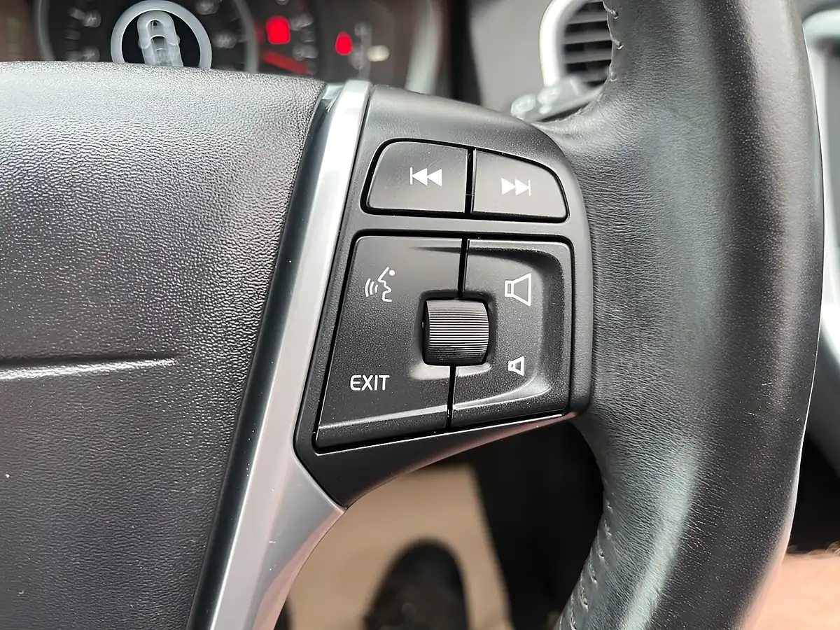 Used 2015 Volvo XC60 Se Nav Grey - Interior and Exterior details 16