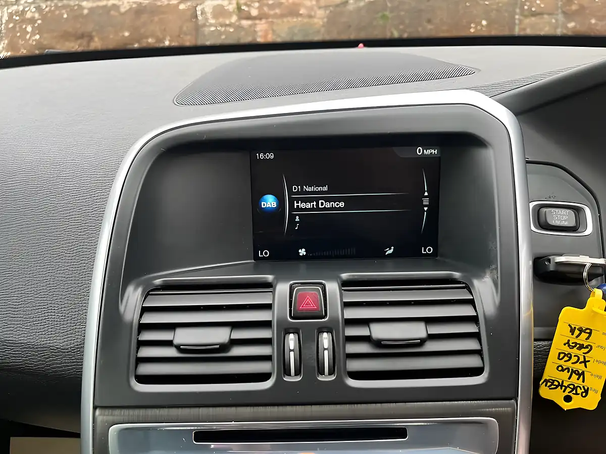 Used 2015 Volvo XC60 Se Nav Grey - Interior and Exterior details 17