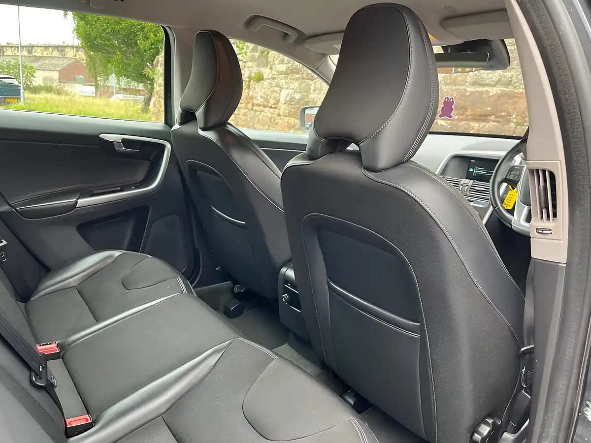 Used 2015 Volvo XC60 Se Nav Grey - Interior and Exterior details 9