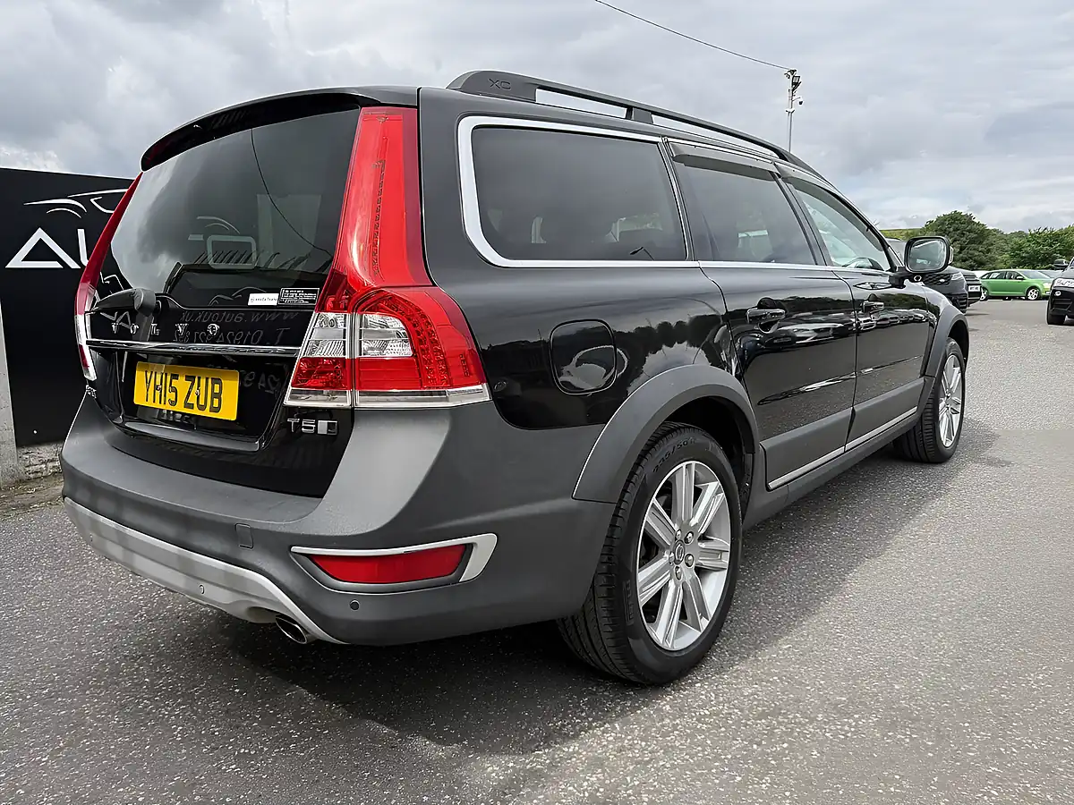 Used 2015 Volvo XC70 Inscription Black - Interior and Exterior details 14
