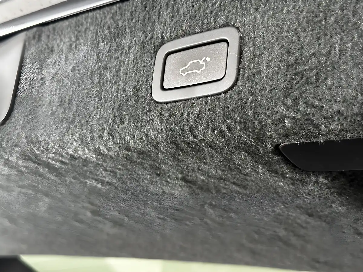 Used 2015 Volvo XC70 Se Lux Black Sapphire - Interior and Exterior details 19