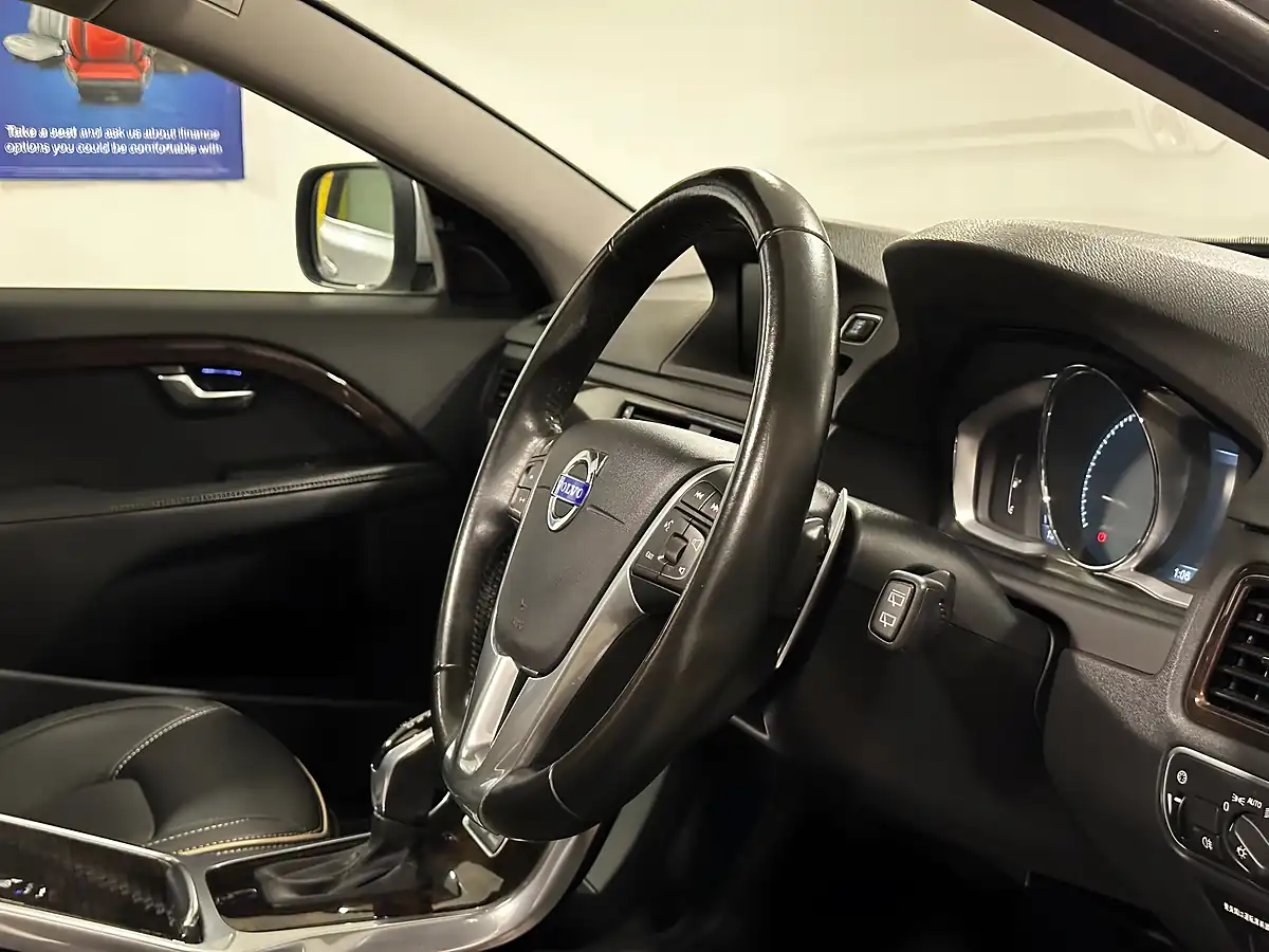 Used 2015 Volvo XC70 Se Lux Silver - Interior and Exterior details 2