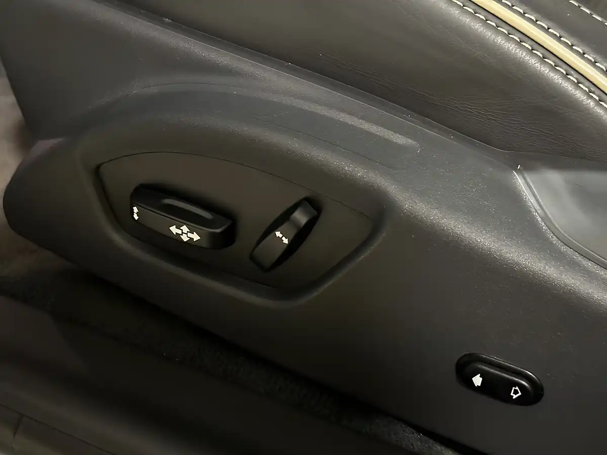 Used 2015 Volvo XC70 Se Lux Silver - Interior and Exterior details 20