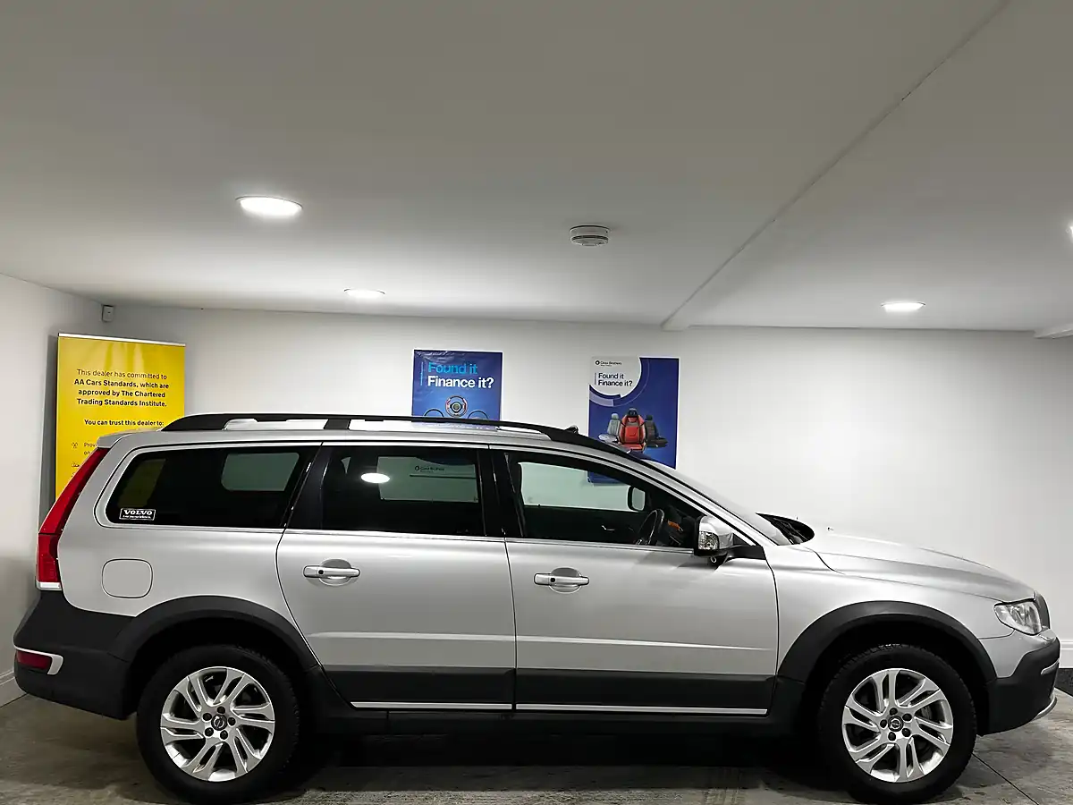Used 2015 Volvo XC70 Se Lux Silver - Interior and Exterior details 5