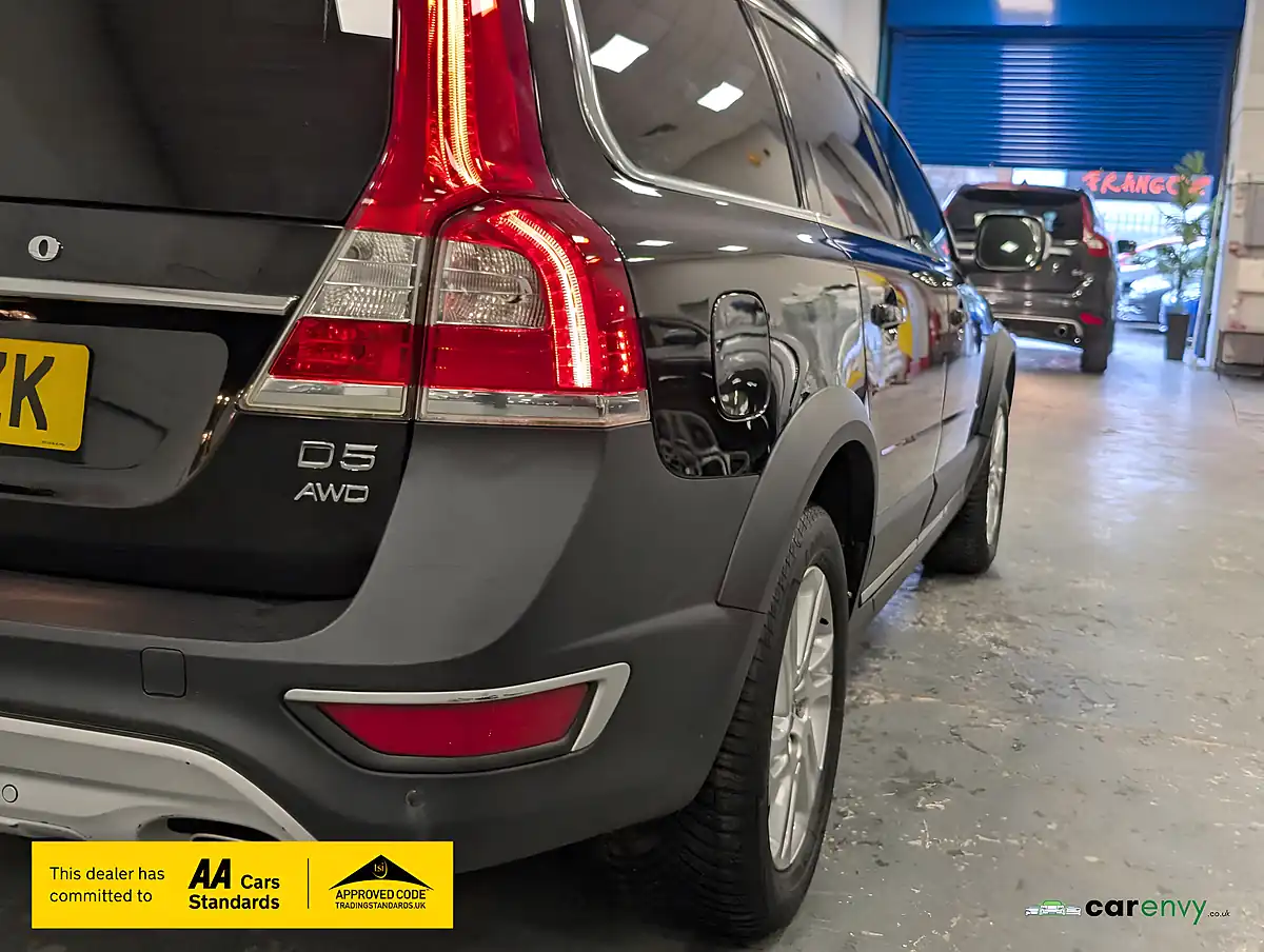 Used 2015 Volvo XC70 Se Nav Onyx Black - Interior and Exterior details 11