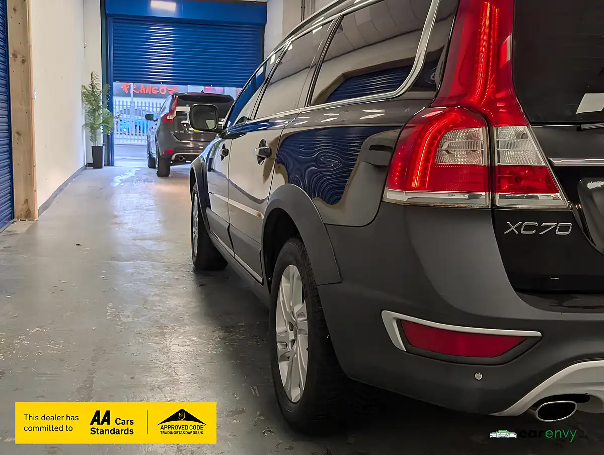 Used 2015 Volvo XC70 Se Nav Onyx Black - Interior and Exterior details 7