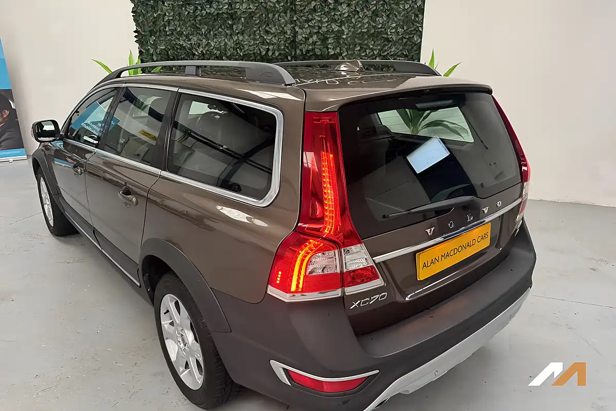 Used 2015 Volvo XC70 Se Nav Twilight Bronze - Interior and Exterior details 15