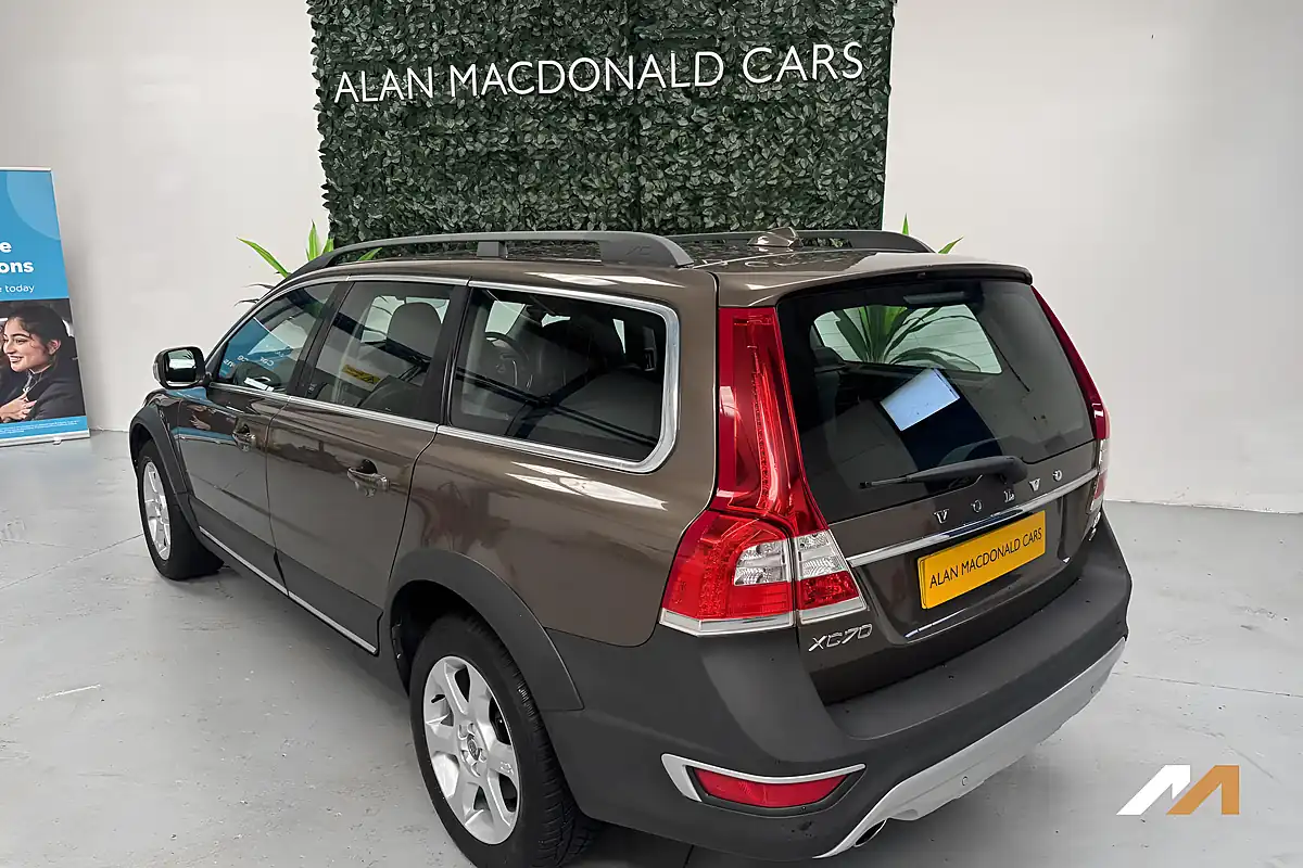 Used 2015 Volvo XC70 Se Nav Twilight Bronze - Interior and Exterior details 16